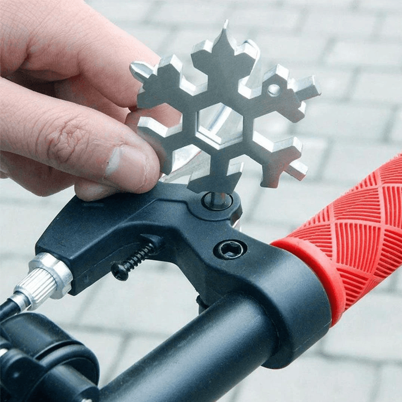 18-in-1 stainless steel snowflakes multi-tool&keychain